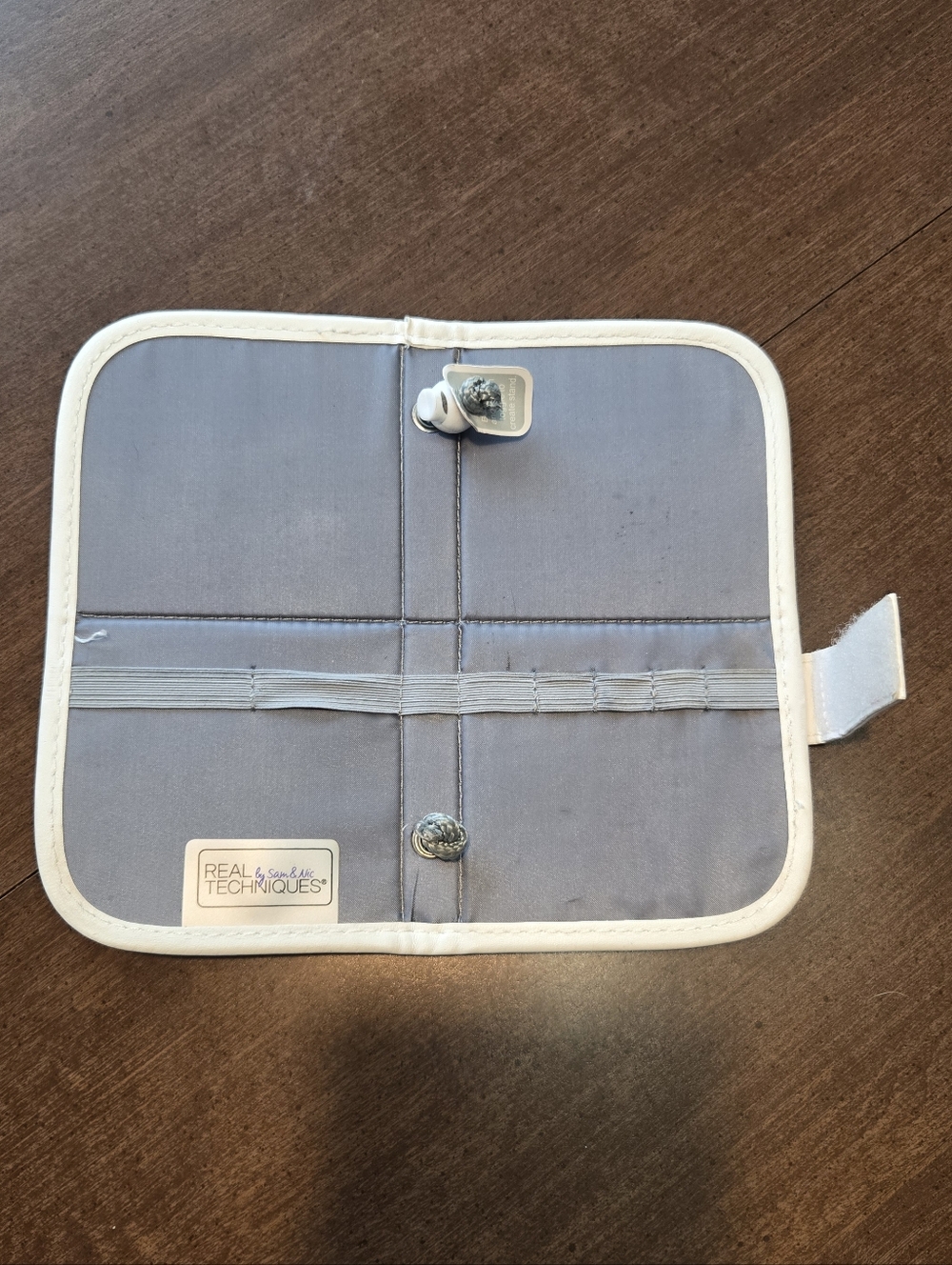 *SALE* Real Techniques Light Gray and White Brush Roll Case & Stand